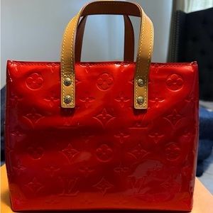Louis Vuitton vernis reade pm tote red